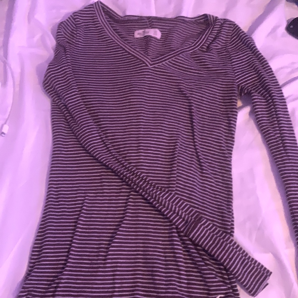 Long sleeve hollister v neck top